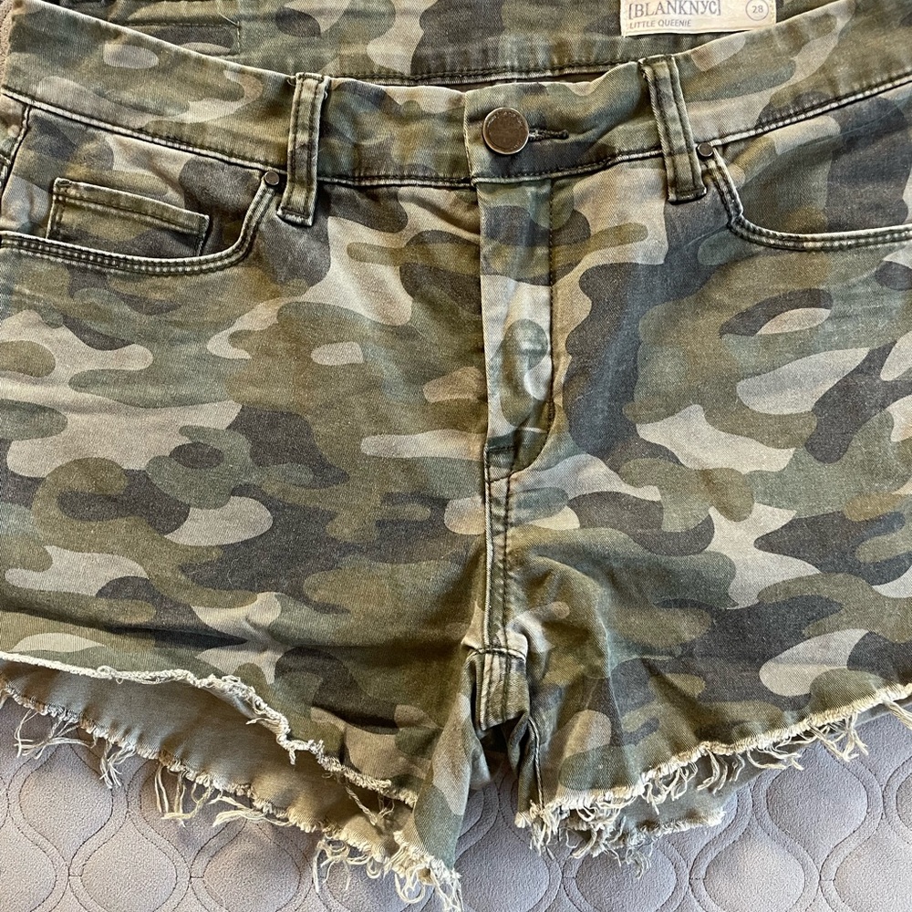 Blank Nyc Little Queenie Camouflage Jean Shorts, Size 28 View 2
